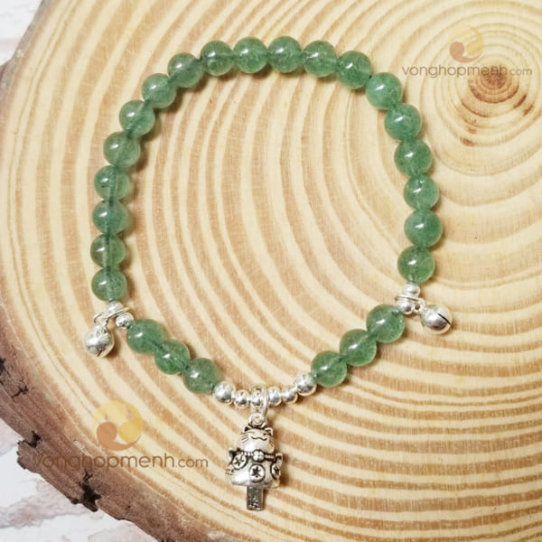 Vòng Tay Thạch anh dâu tây xanh 6 ly mix Charm mèo chiêu tài, lục lạc Bạc 925 - Vòng tay phong thủy